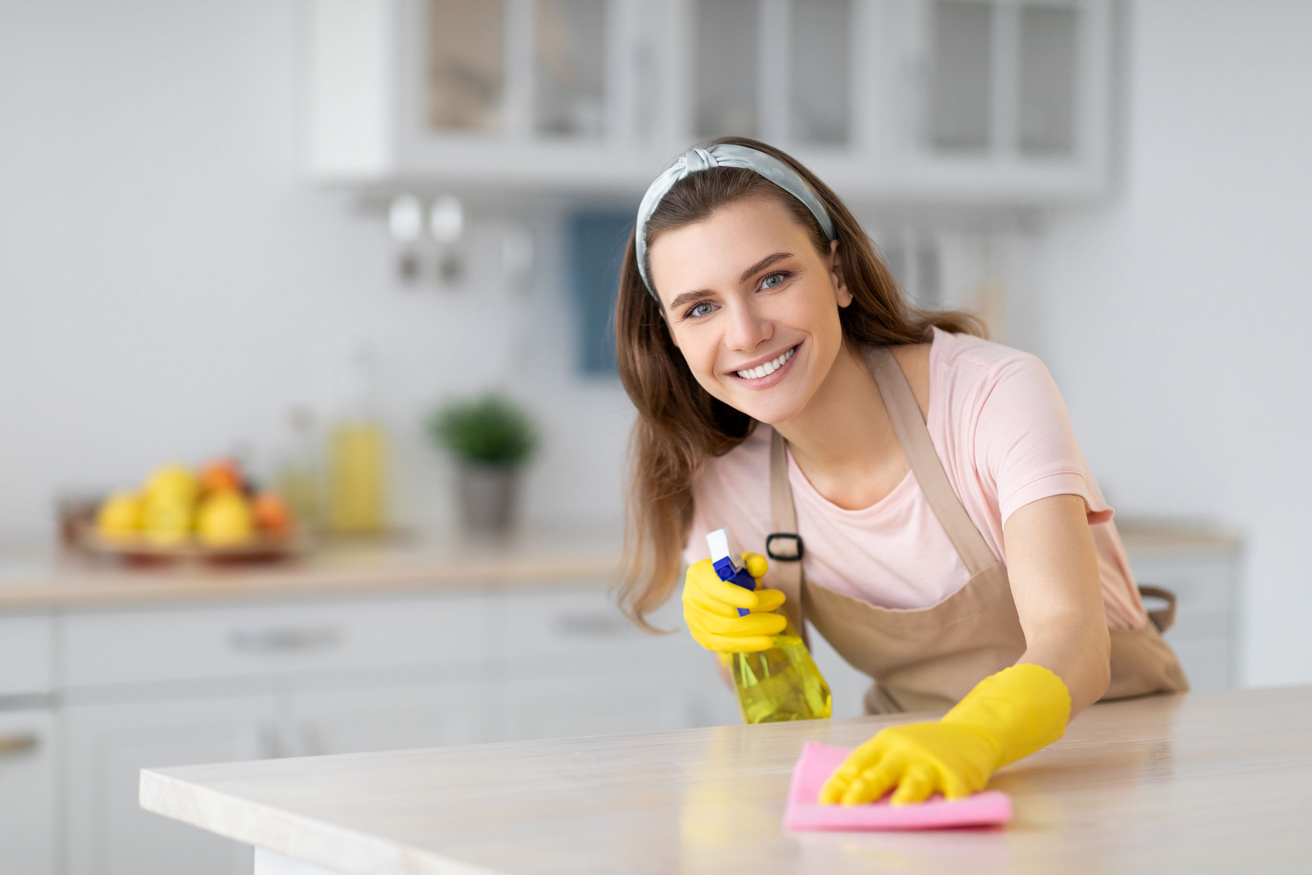 Read more about the article 5 Benefits of Hiring a Maid Service